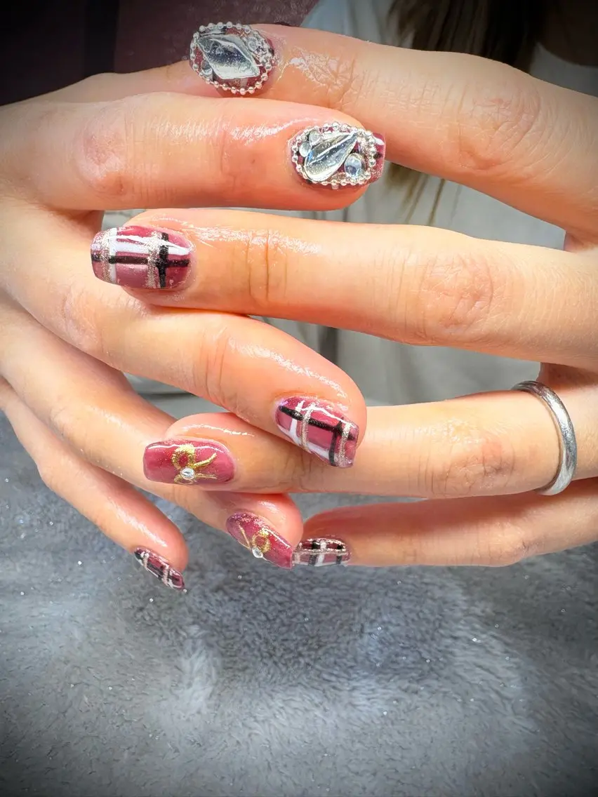 ネイル リボン 冬ネイル ハンドネイル nail.s misatoのネイルデザイン