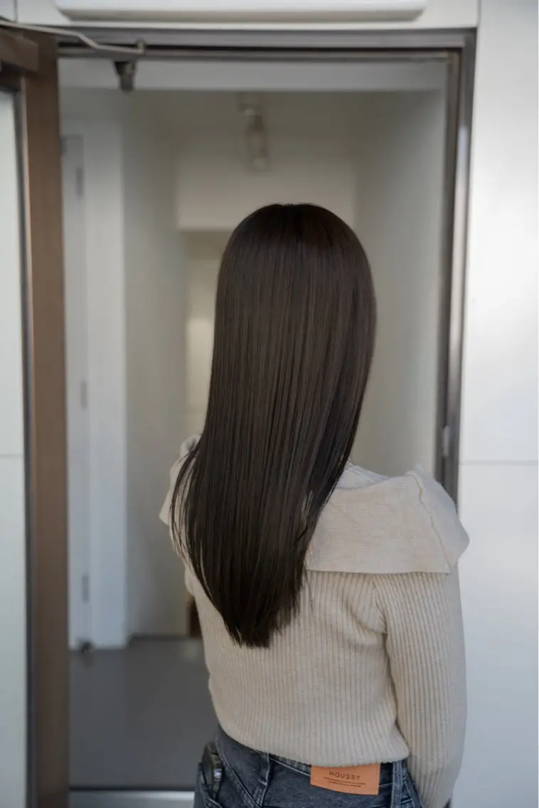 セミロング カラー ブリーチ 透明感カラー ブリーチなしカラー レイヤーカット 酸性ストレート カット ヘアカラー 縮毛矯正 navile原宿 yumaのヘアスタイル
