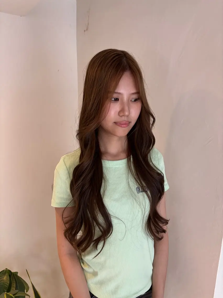 ロング saraju コナツのヘアスタイル