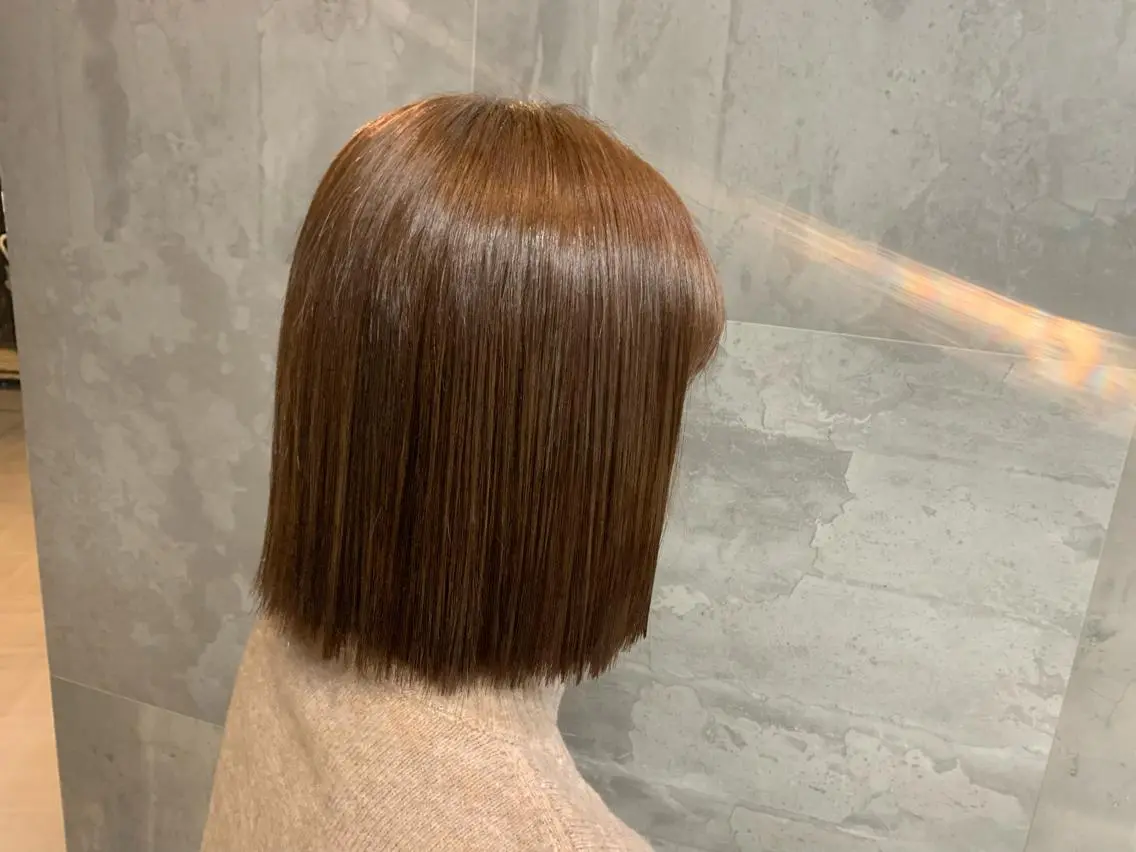 ミディアム カラー 切りっぱなしボブ ブラウンカラー ボブ 三好 羽美のヘアスタイル