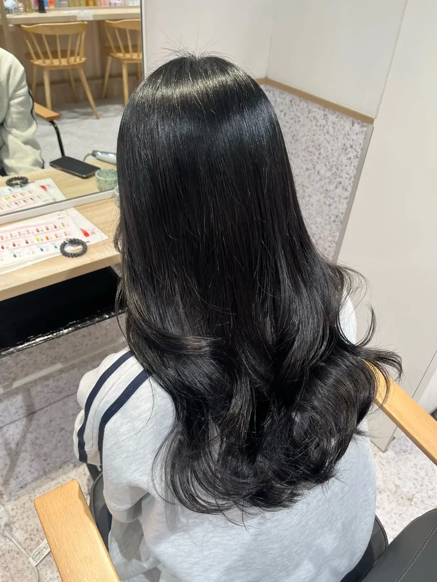 ロング カラー ダブルカラー イヤリングカラー ハイライトカラー ハイトーンカラー インナーカラー ヘアカラー 髪質改善&艶カラー/ ほんだあみ (♡)のヘアスタイル