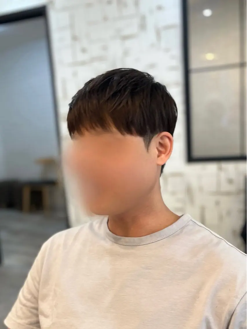 メンズ HEALHAIR 堀江店のヘアスタイル