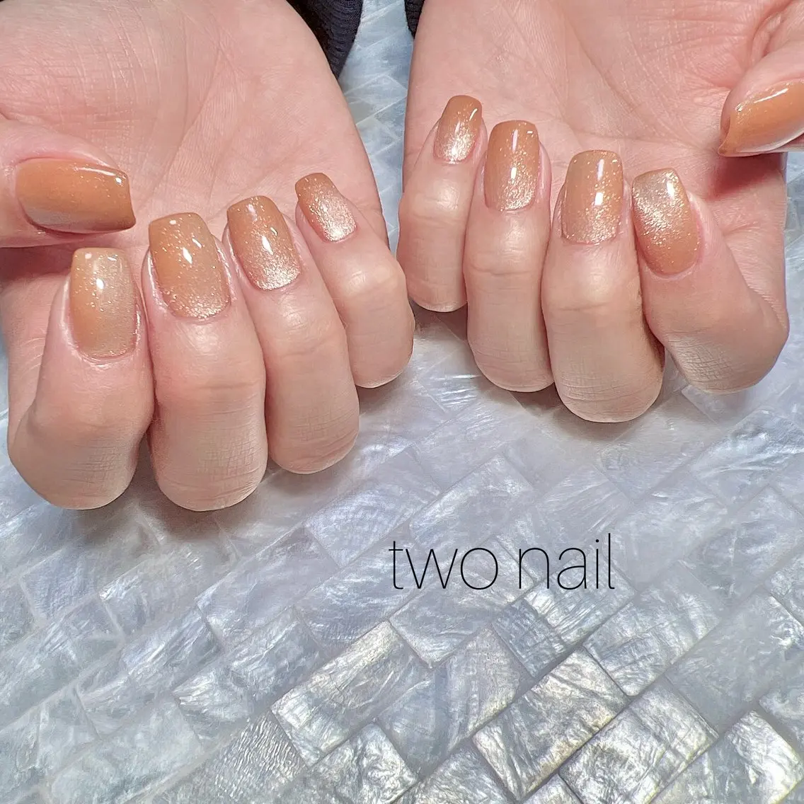 ネイル キラキラネイル マグネットネイル ネイルチップ ホワイト ハンドネイル two nailのネイルデザイン