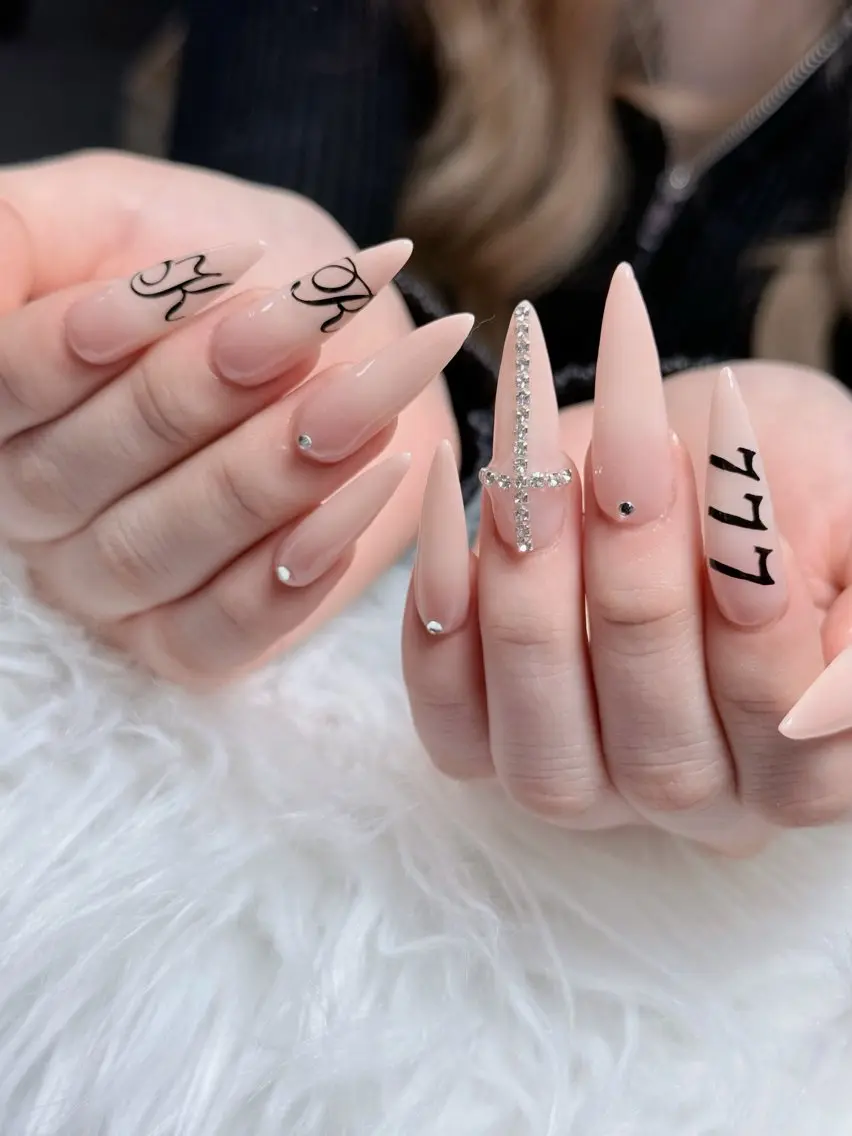 ネイル ボルドー チークネイル 長さ出し フレンチネイル ジェルネイル ハンドネイル VANI Belle Nailのネイルデザイン