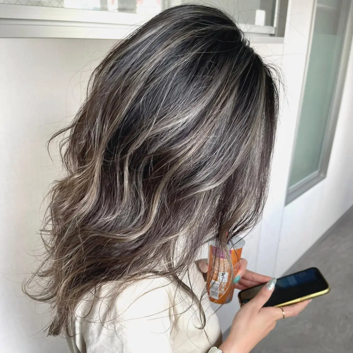 ミディアム カラー グラデーションカラー ハイライトカラー ハイライト ヘアカラー 松井那津子 /ハイライトブリーチのヘアスタイル