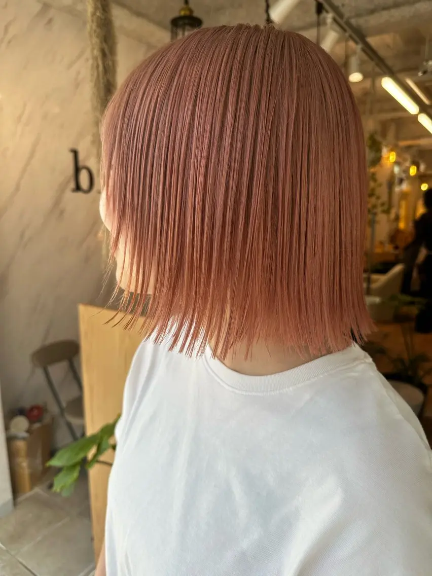 ショート カラー 切りっぱなしボブ ベージュカラー ピンクカラー ピンクベージュ ボブ broocH 清水 駿【デザインカラー】のヘアスタイル