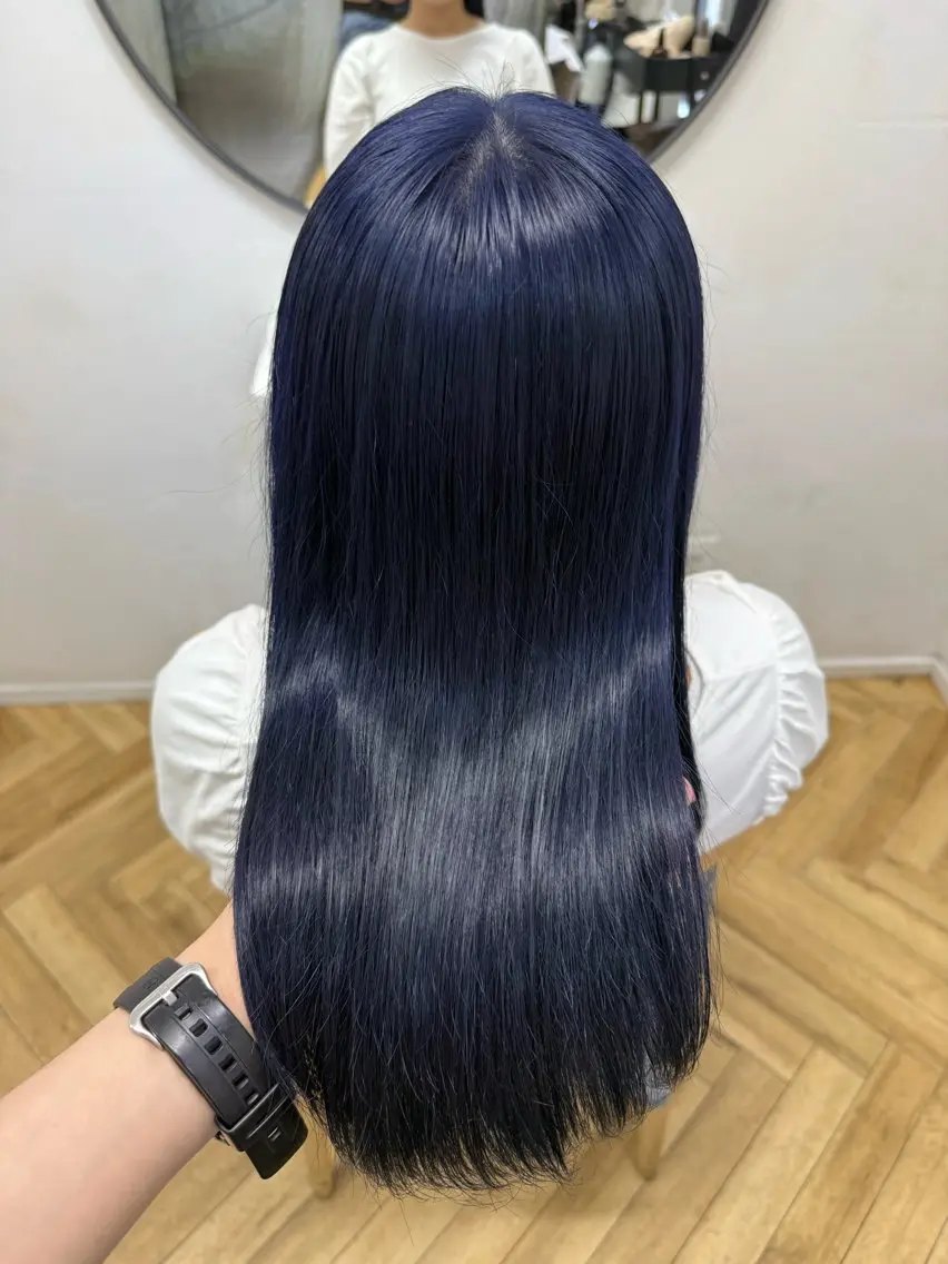 ロング ヘアカラー 赤瀬川 希咲のヘアスタイル