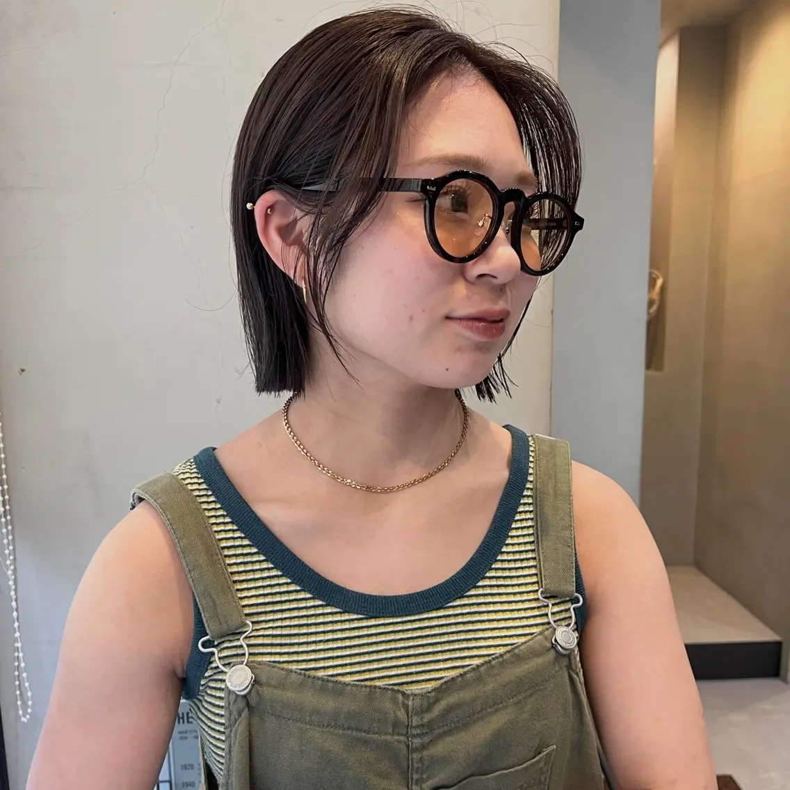 ショート カラー グレージュ オリーブグレージュ オリーブグレー ボブ 小顔カット カット ヘアカラー なな/ICI/レイヤ ーパーマ/上前津のヘアスタイル