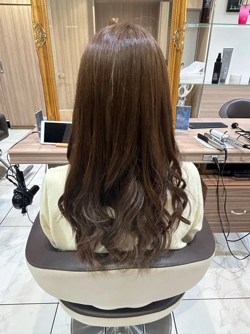 ロング カラー 佐藤 ななせのヘアスタイル
