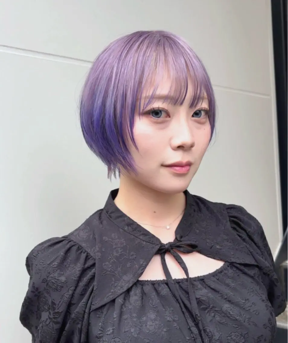 ショート カラー ベージュカラー ブリーチ 抜きっぱなしブロンド ブロンド ブルーカラー ヘアカラー ハイトーンカラー/ デザインカラー/瑛樹のヘアスタイル