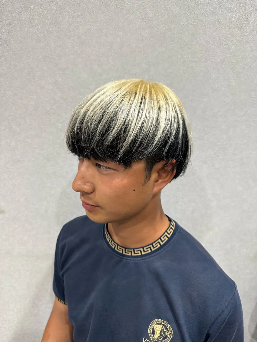 ミディアム カラー メンズ メンズハイトーン ハイトーンカラー 白石 海斗のヘアスタイル
