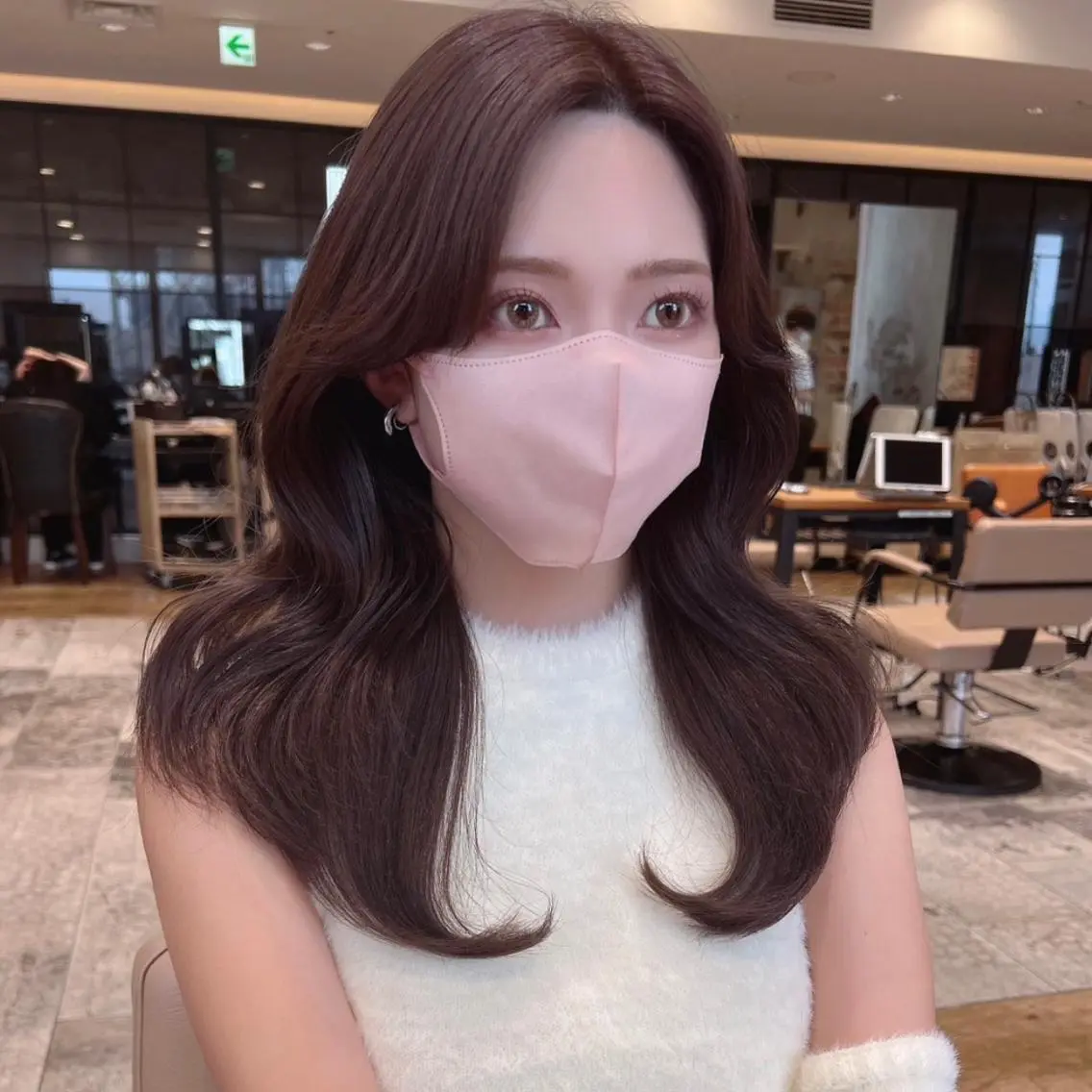 セミロング カラー ヘアアレンジ くびれヘア 韓国風ヘア 似合わせカット サイドバング 小顔カット 骨格別小顔カット/ 顔周りカット/金井のヘアスタイル