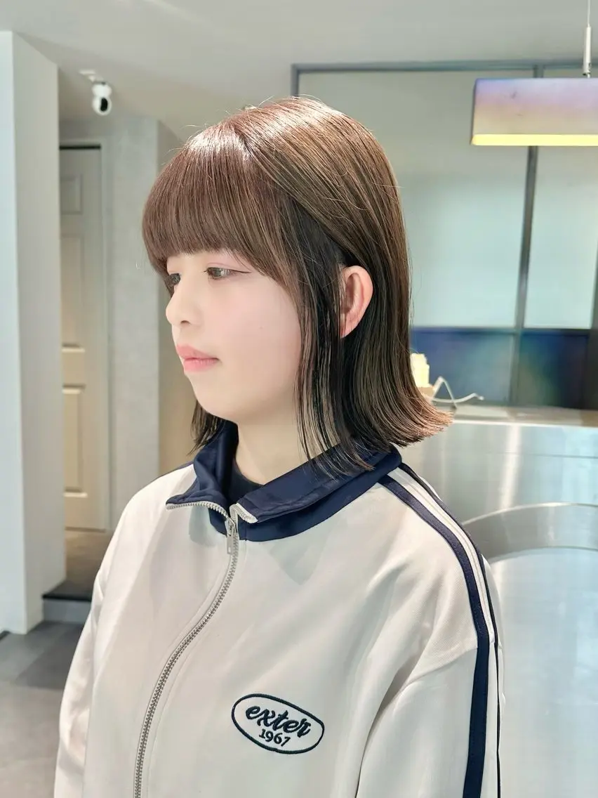ミディアム カラー ベージュカラー 黒髪 インナーカラー カット ヘアカラー トリートメント ブリーチ/ハイトーン 艶カラー/ユリナのヘアスタイル
