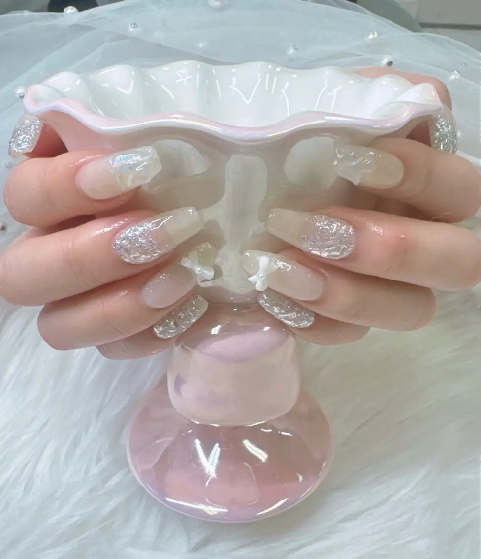ネイル アートネイル ボルドー チークネイル ドット フットネイル ハンドネイル Queeens nailのネイルデザイン