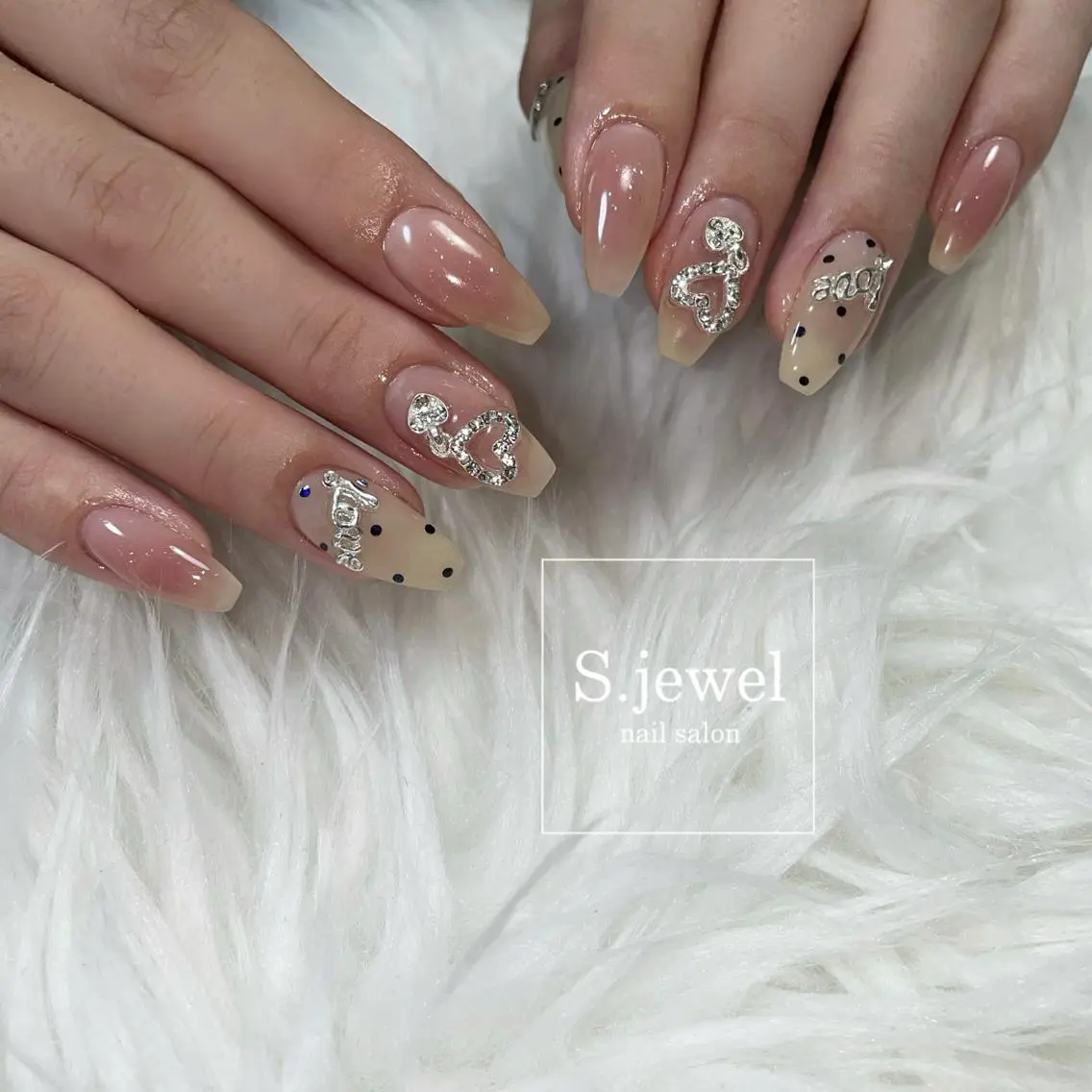 ネイル S. JEWELのネイルデザイン