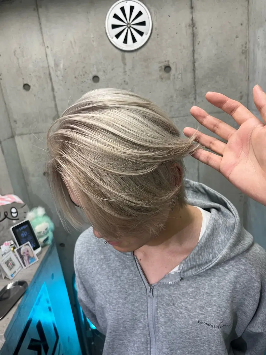 ショート カラー メンズ メンズブリーチ ブリーチ ヘアカラー 個性派ウルフ/メンズ /ブリーチ/パーマのヘアスタイル