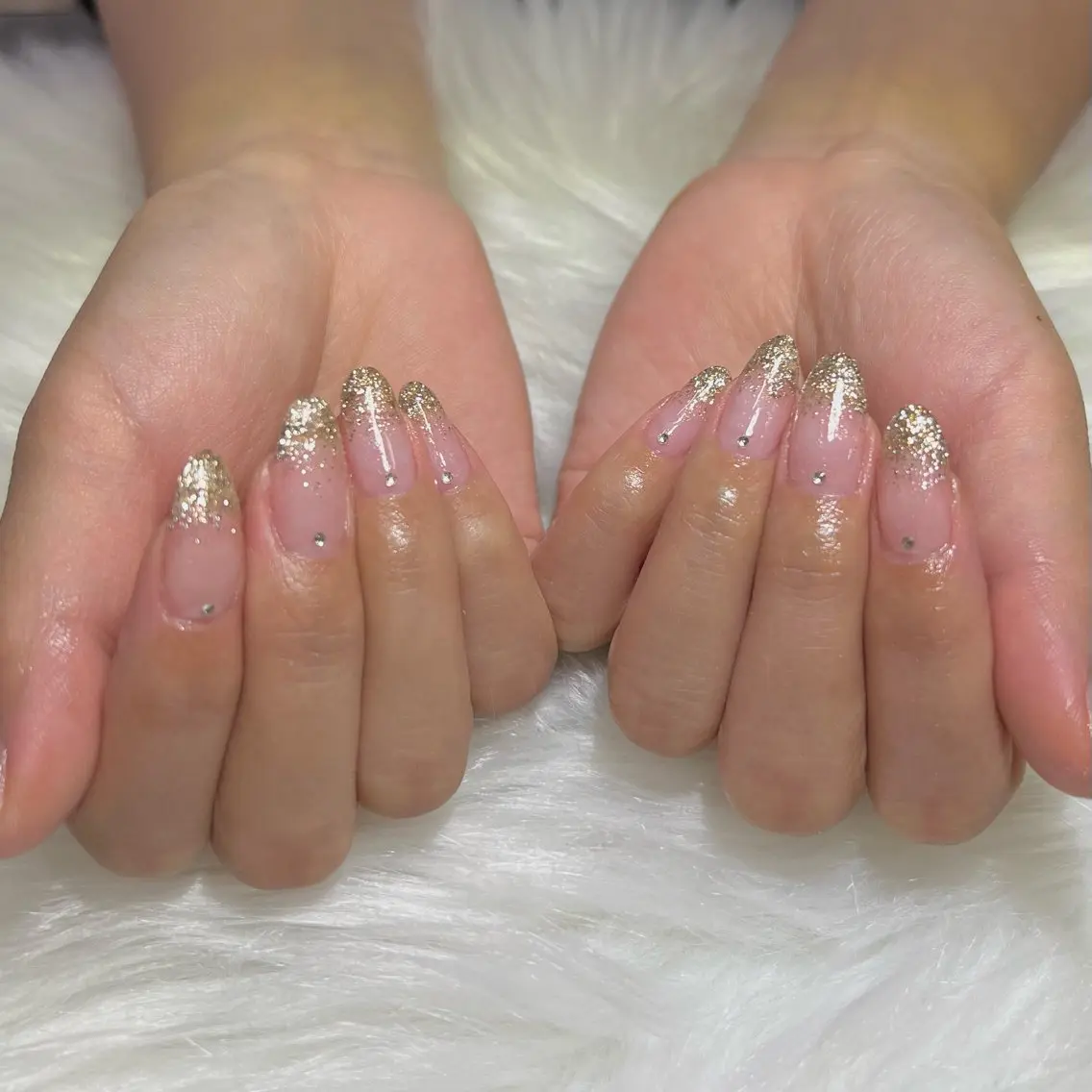 平日限定🌟ラメグラ💠💓🫶オフ込み、クリアベースになります、デカパーツ、埋め尽くしおふ別途一本660の写真