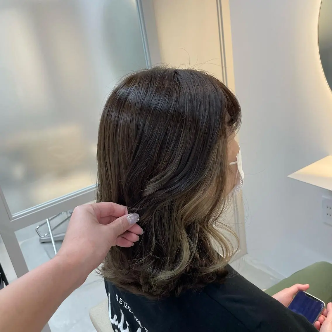 ミディアム カラー 西村 真夜のヘアスタイル