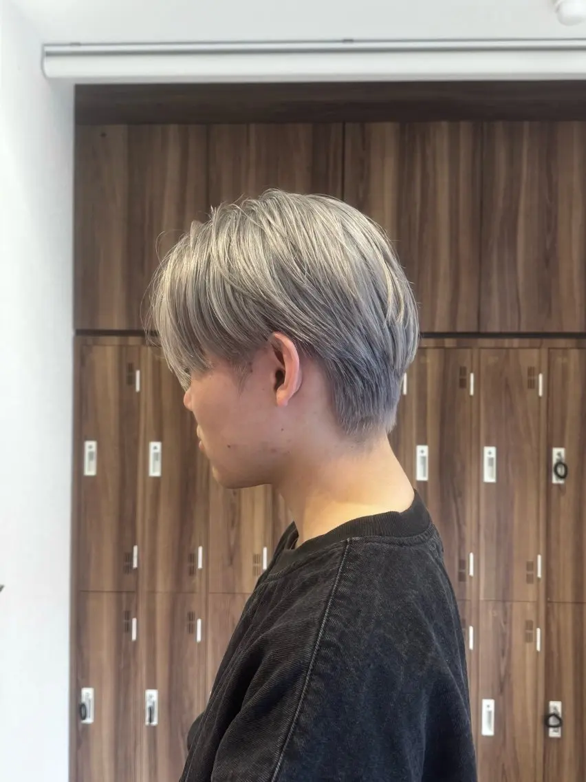 ショート カラー メンズ メンズブリーチ ブリーチ ブロンド ホワイトブロンド カット ヘアカラー ﾃﾞｻﾞｲﾝｶﾗｰ Mirutayaのヘアスタイル