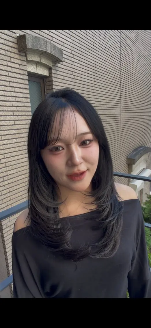 ロング 真下 瑞歩のヘアスタイル