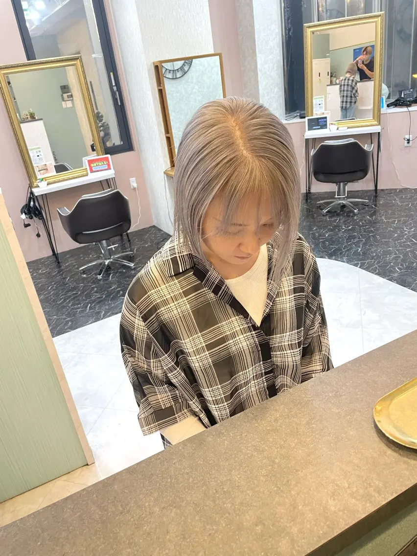 ミディアム カット ヘアカラー 亀川蓮 Agu hairのヘアスタイル
