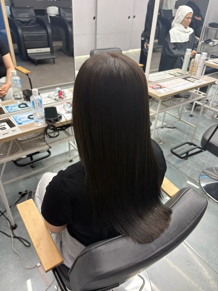 カラー ZEST POOL さきのヘアスタイル
