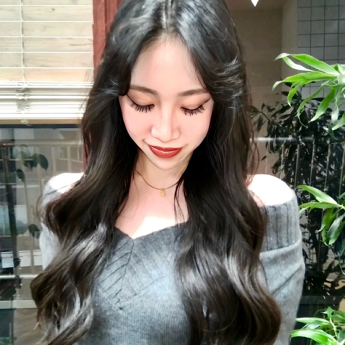 ロング 顔まわりレイヤー レイヤーカット カット ヘアカラー トリートメント みずき/レイヤー ワンカールのヘアスタイル