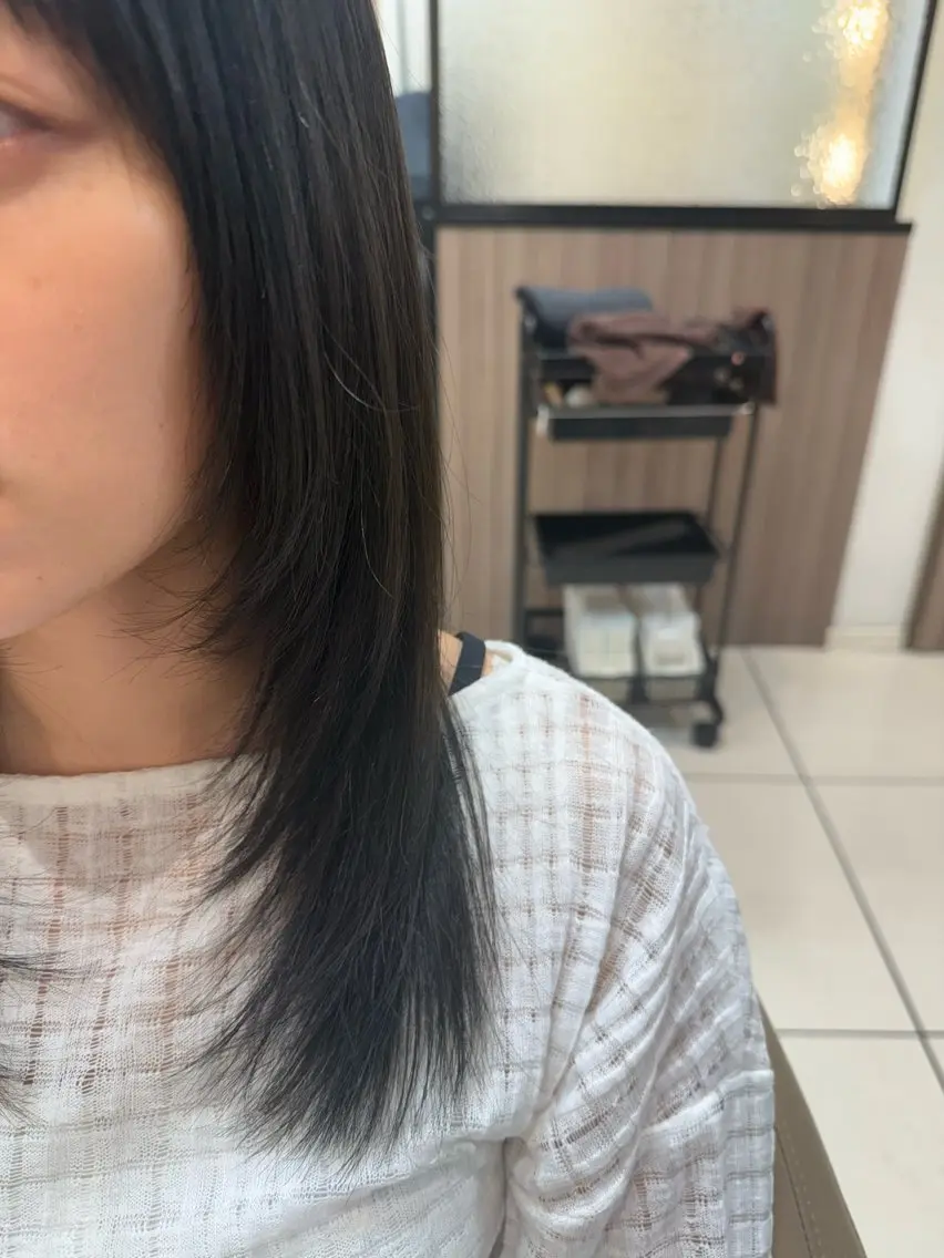 セミロング レイヤーカット 吉田 愛子のヘアスタイル