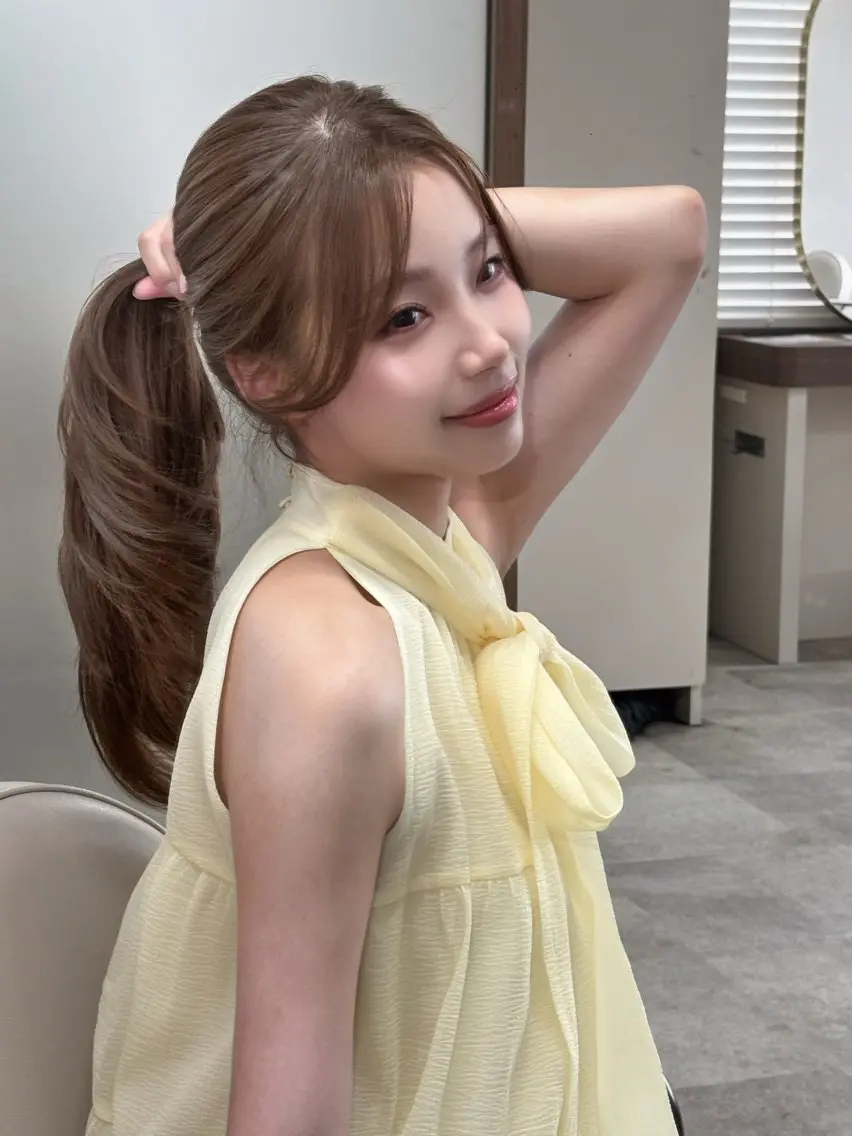 セミロング 韓国風ヘア レイヤーカット 似合わせカット カット ヘアカラー トリートメント 西尾 彩那のヘアスタイル