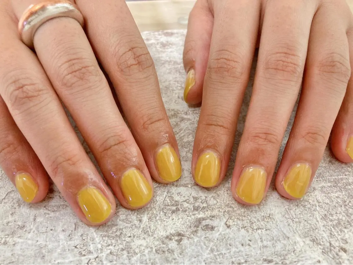 ネイル 黄色 ハンドネイル mogunail &blowのネイルデザイン