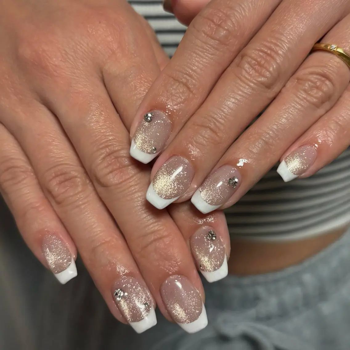 ネイル フラッシュネイル フラッシュマグ フレンチネイル マグネットネイル オフィスネイル ハンドネイル Aria nail 💅のネイルデザイン