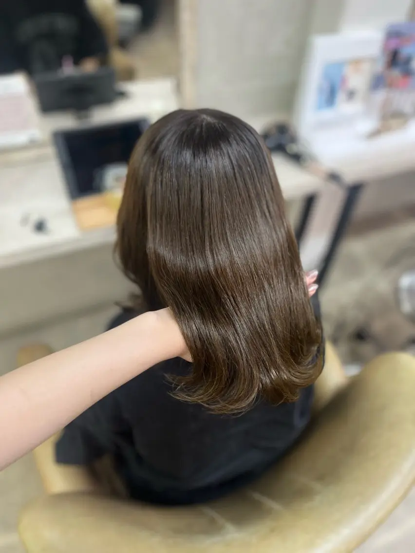 ミディアム カラー ベージュカラー オリーブベージュ トリートメント 上品透明感カラー🪞 akihaのヘアスタイル
