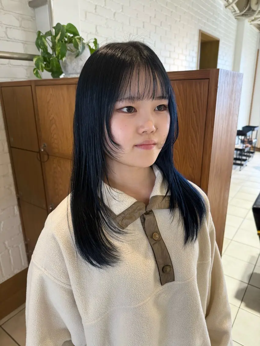 ロング カラー ブリーチ ダブルカラー ネイビーカラー 顔周りカット レイヤーカット 🌟デザインカラー 🌟コノミ🌟のヘアスタイル