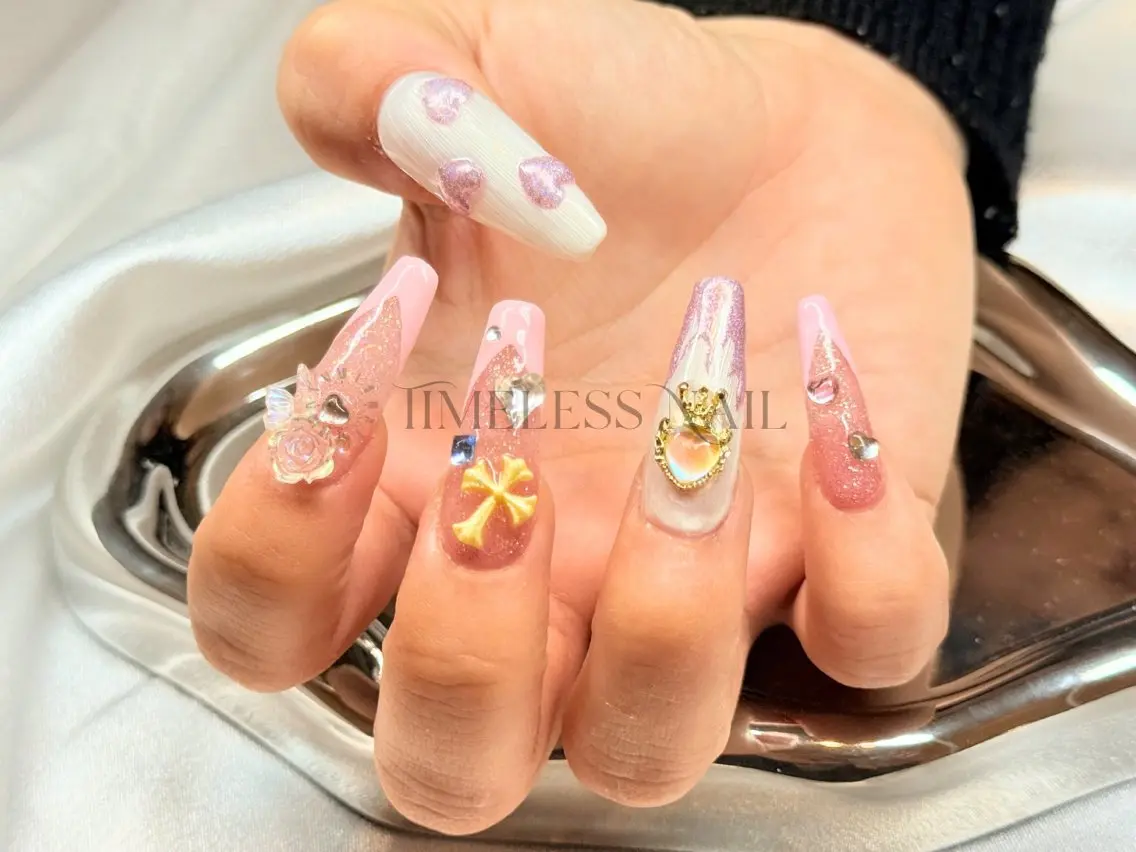 ネイル TIMELESS 🤍Nagisaのネイルデザイン