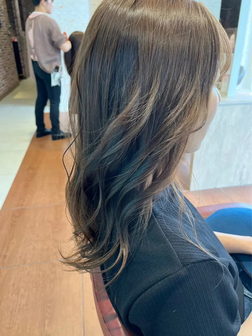 セミロング AOI soenのヘアスタイル
