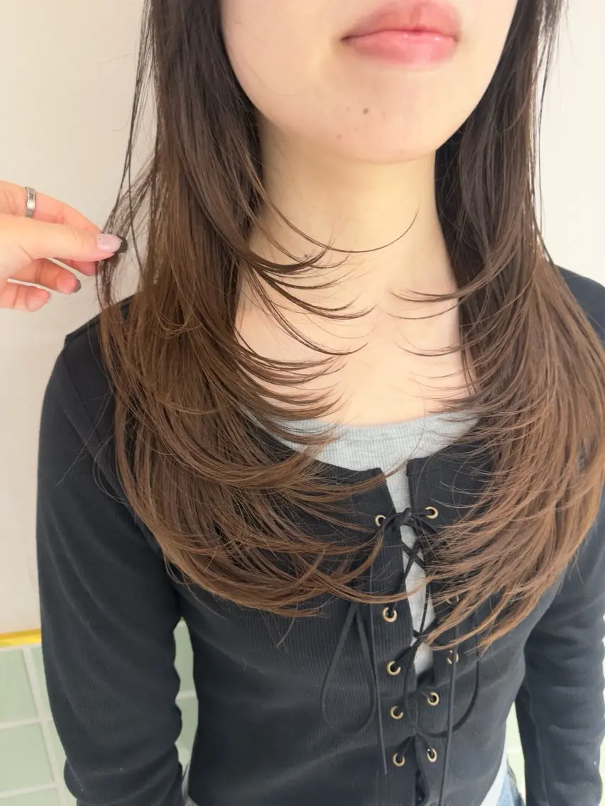 ロング 🌻Reina／ ブリーチ／縮毛矯正のヘアスタイル