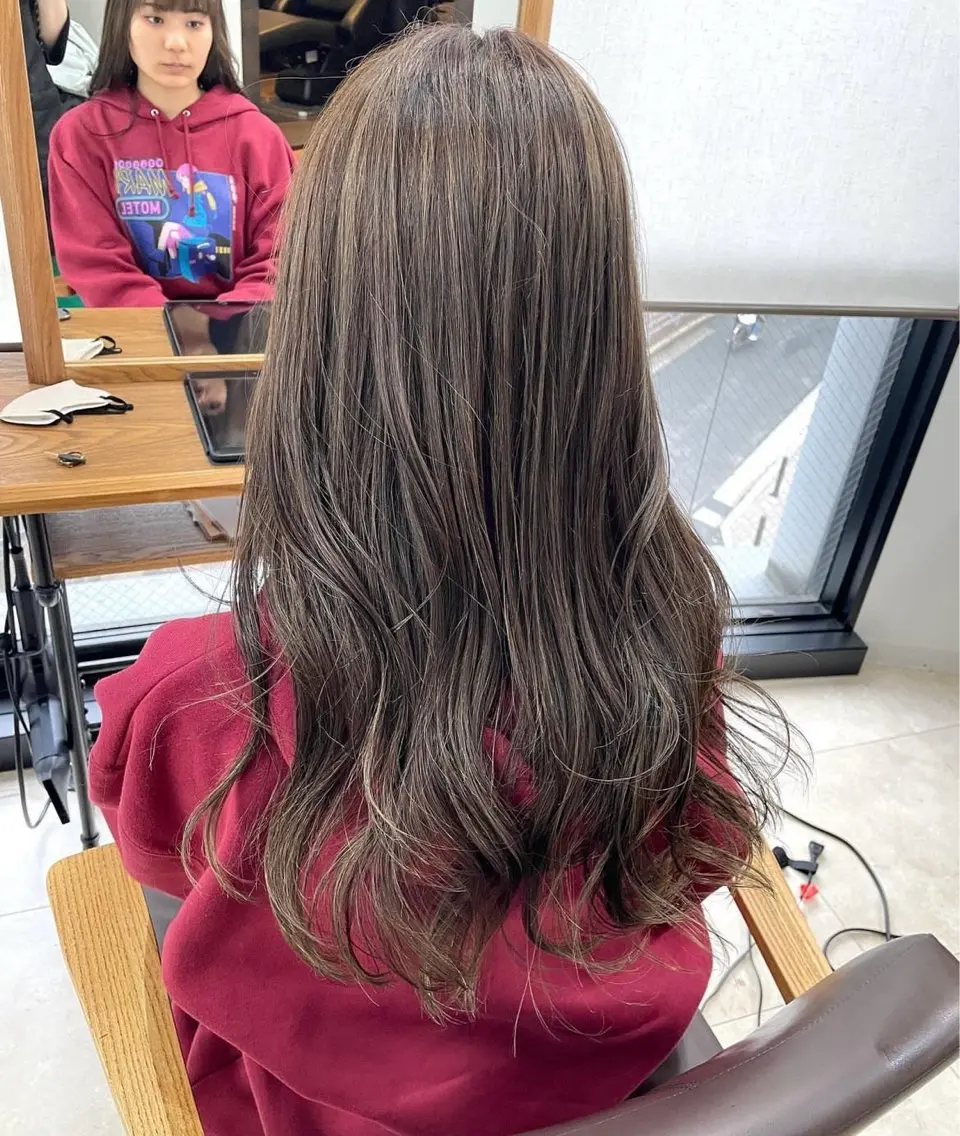 ロング _WHITE 佐伯 碧のヘアスタイル