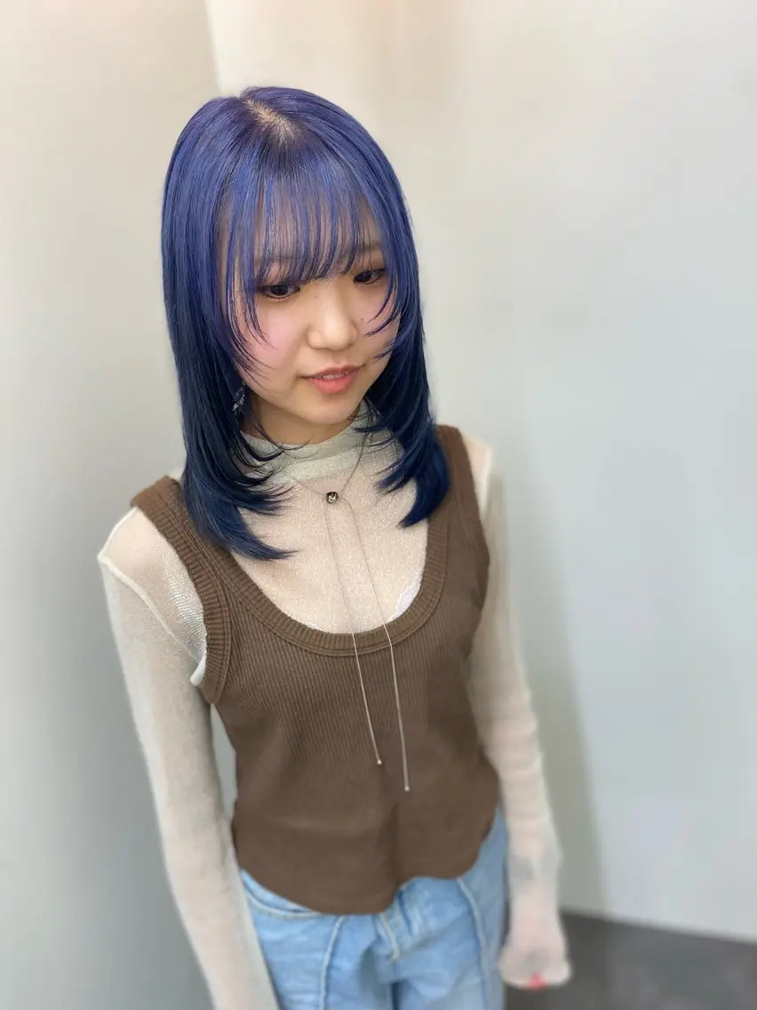 カラー ブルーカラー ヘアカラー 黒木 千晴のヘアスタイル