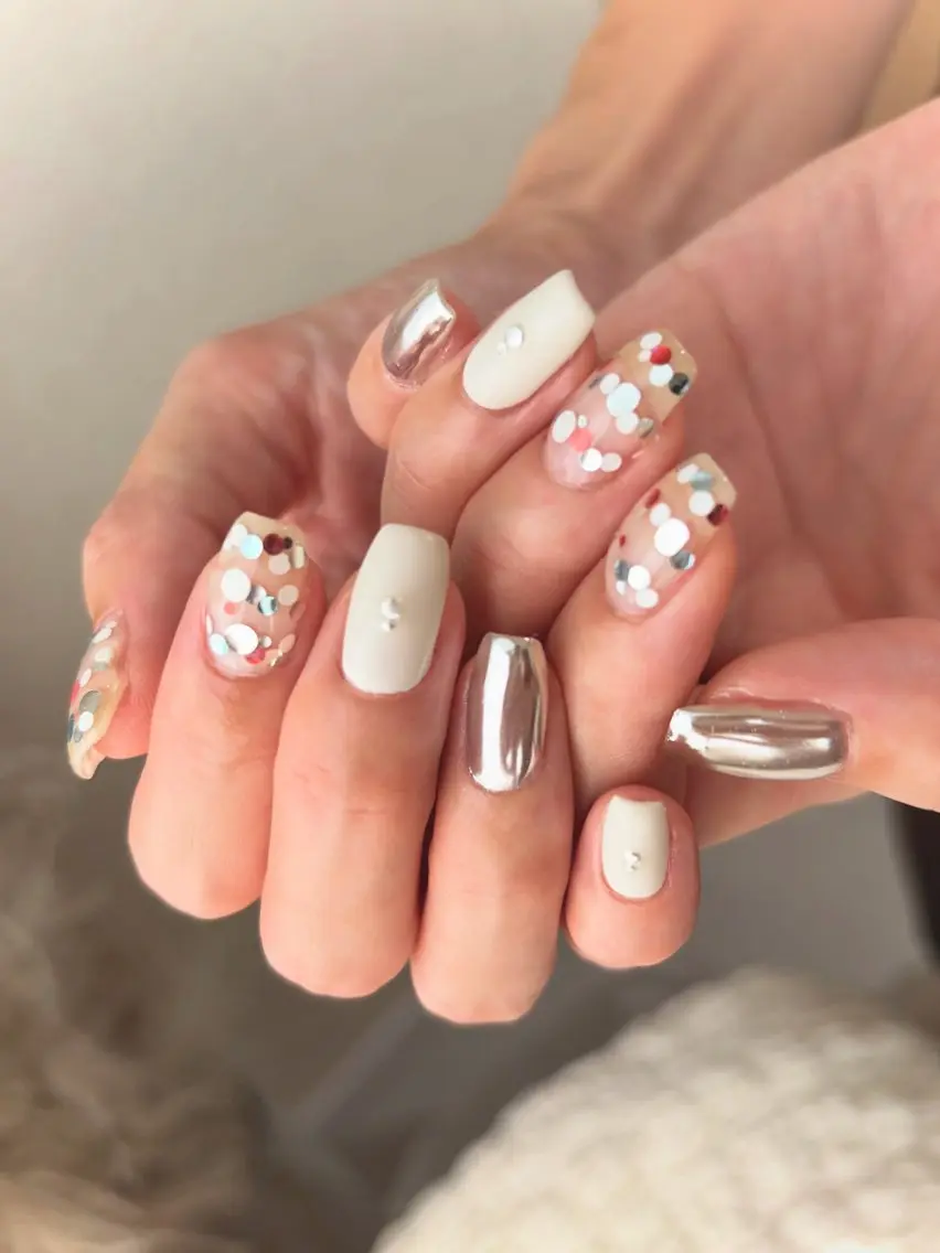 ネイル クリアネイル ホログラムネイル マットネイル ハンドネイル lou nailのネイルデザイン