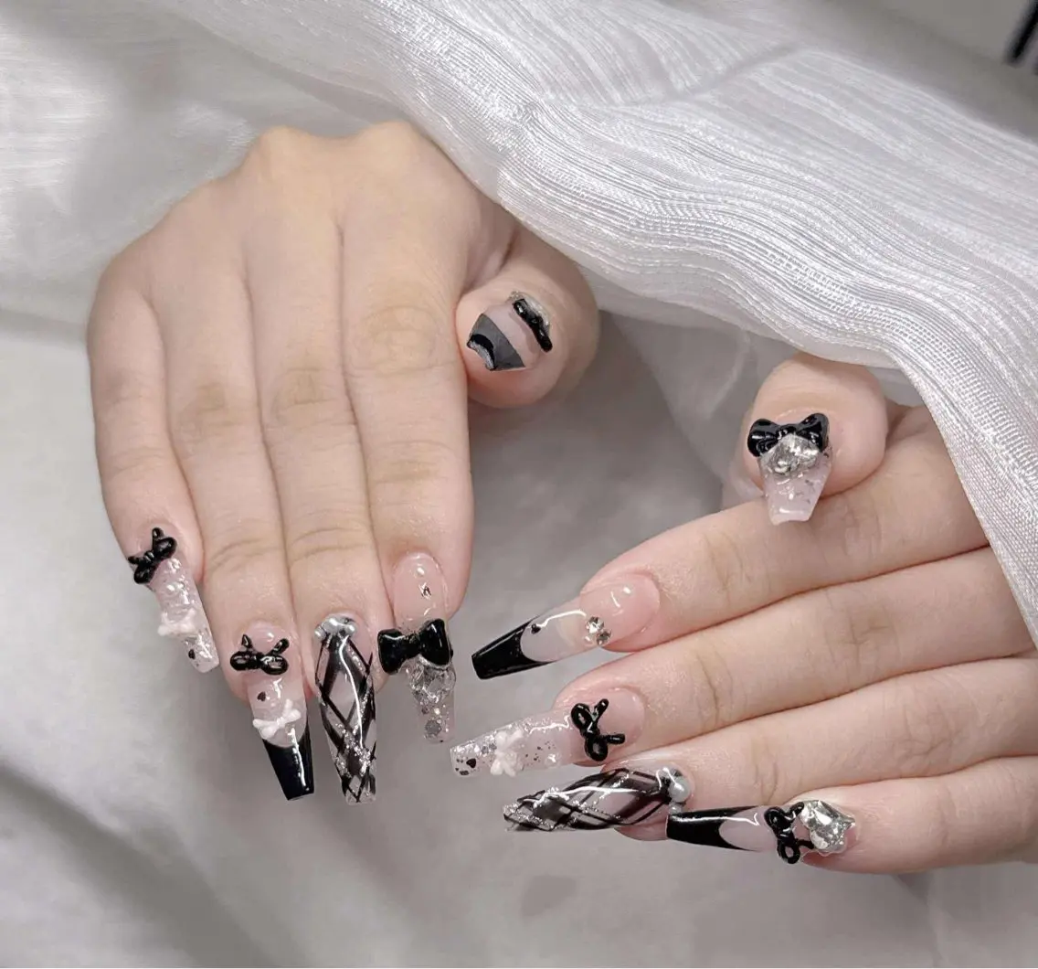 ネイル ハンドネイル Lee Nailsのネイルデザイン