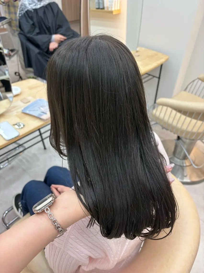 ミディアム newi広島／ Ririのヘアスタイル