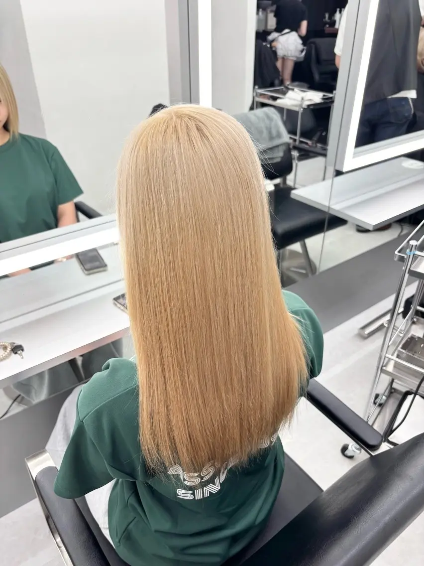 ロング ヘアカラー TACE AYANOのヘアスタイル