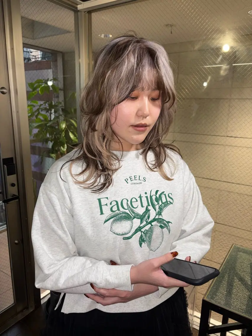 セミロング カラー カット ヘアカラー 心斎橋/デザインカラ ー/海外風/ナツミのヘアスタイル