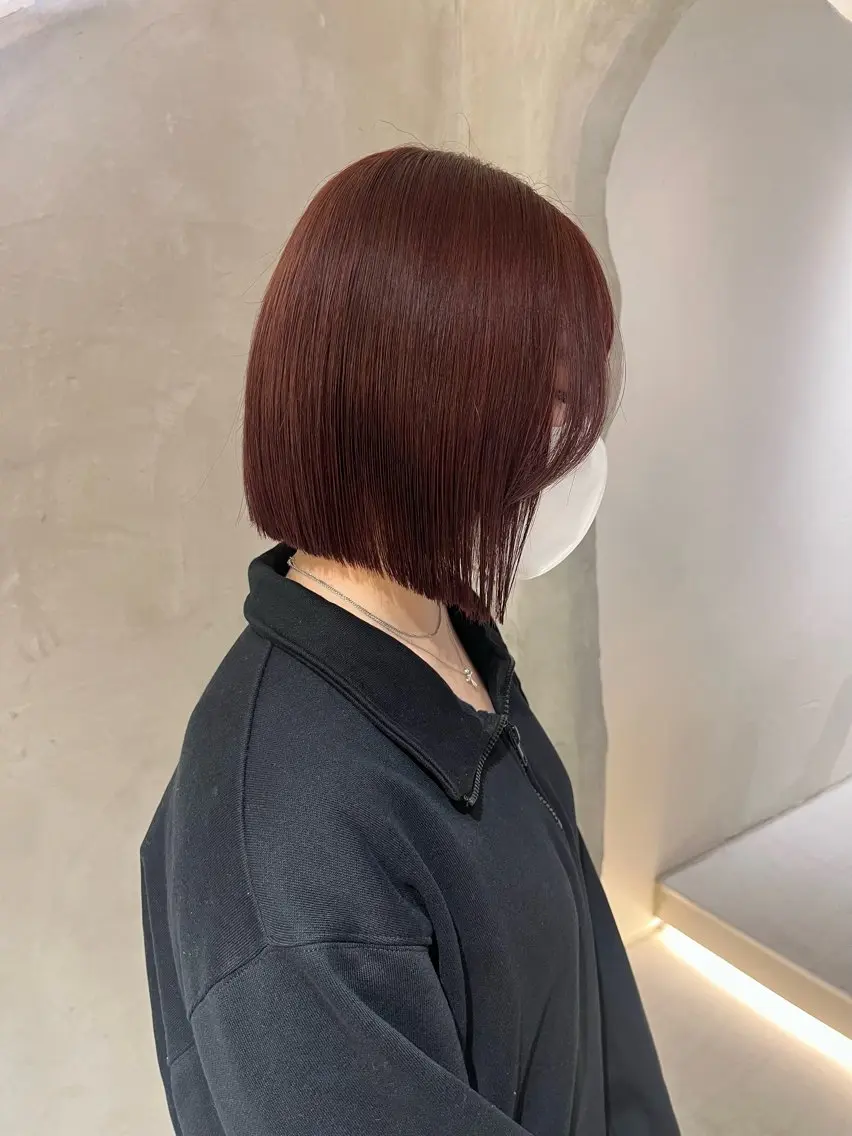 ミディアム カラー 切りっぱなしボブ レッドカラー ボブ カット ヘアカラー トリートメント 切りっぱなしボブ/ 艶カラー/綾莉のヘアスタイル