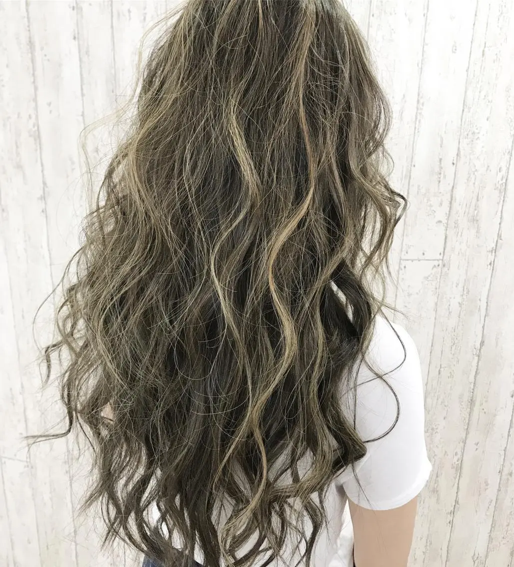 ロング カラー グレージュ ハイライトカラー ハイライト ヘアカラー kazufumi ..のヘアスタイル