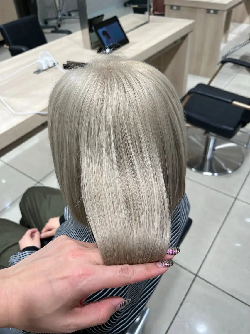 ミディアム カラー ブリーチ ヘアカラー トリートメント ハイトーン/ブリーチ 山崎 悠次のヘアスタイル