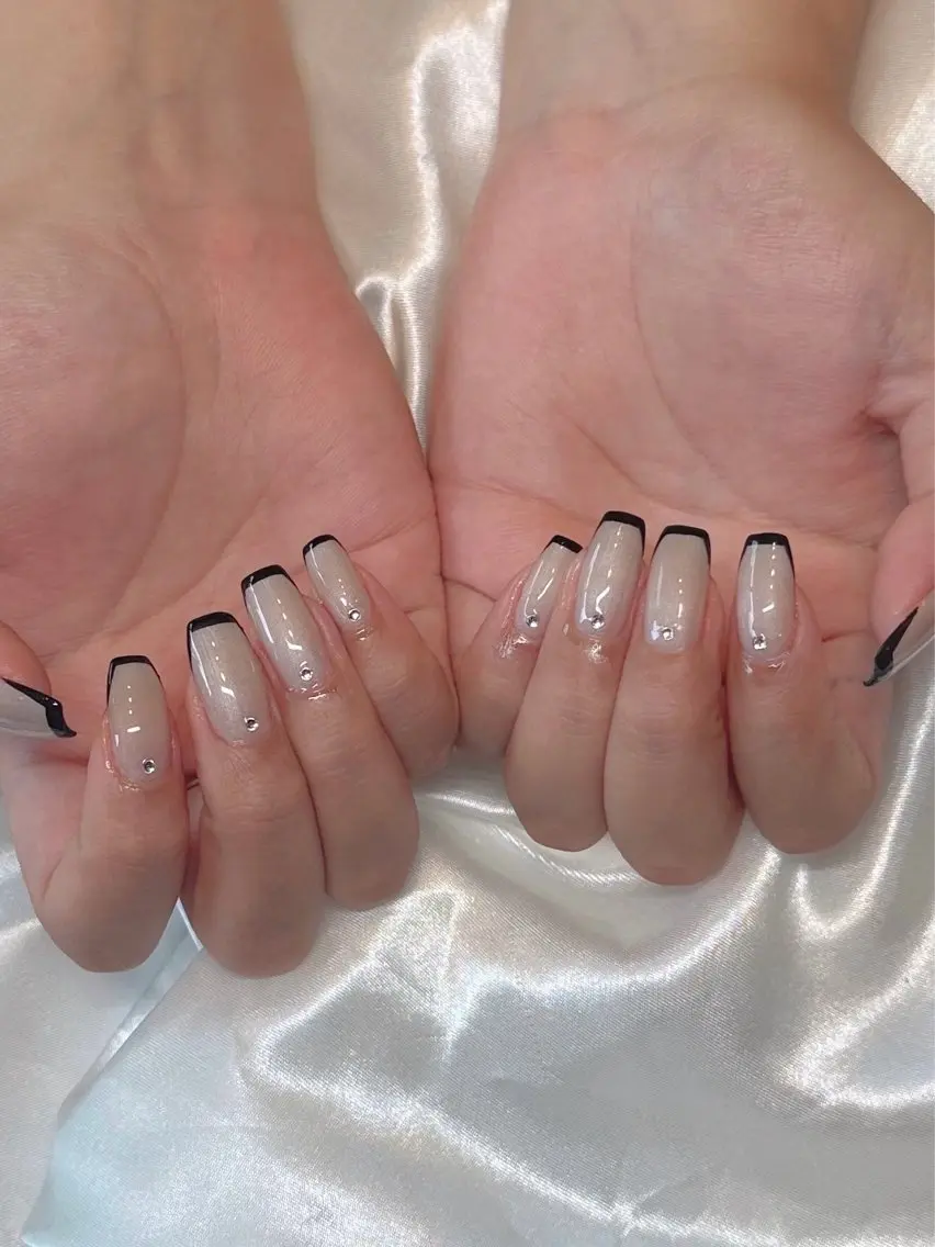 ネイル フラッシュネイル マグネットネイル ニュアンスネイル シンプルネイル ワンホンネイル ハンドネイル at Nailのネイルデザイン