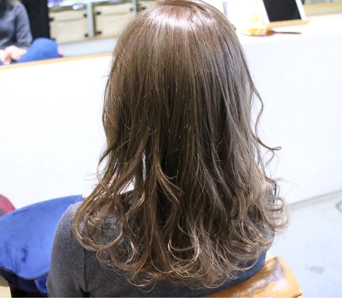 ミディアム カラー creep hair nozomiのヘアスタイル