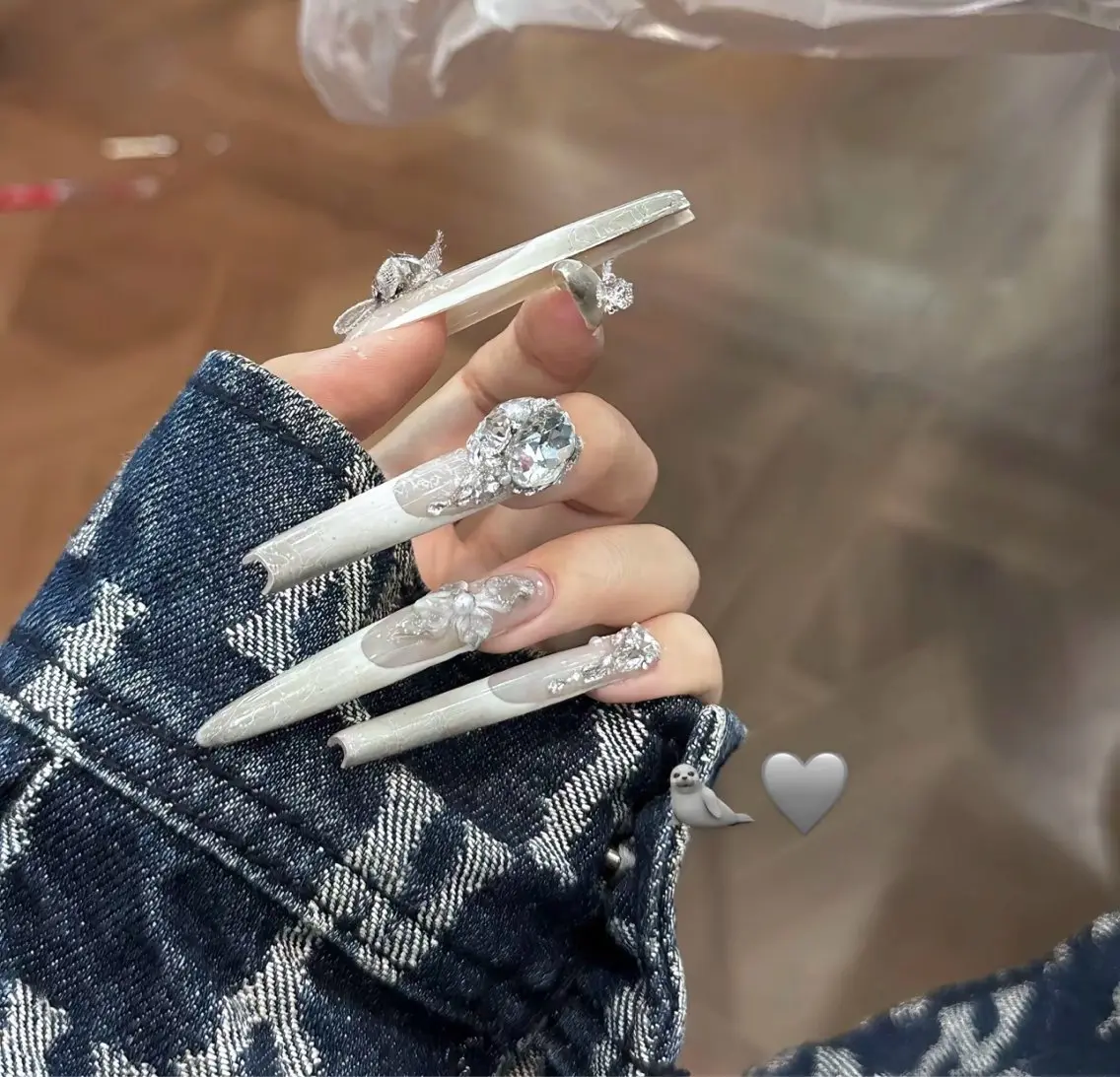 ロング 韓国風ヘア ハンドネイル Aila Nail ShinOkuboのネイルデザイン