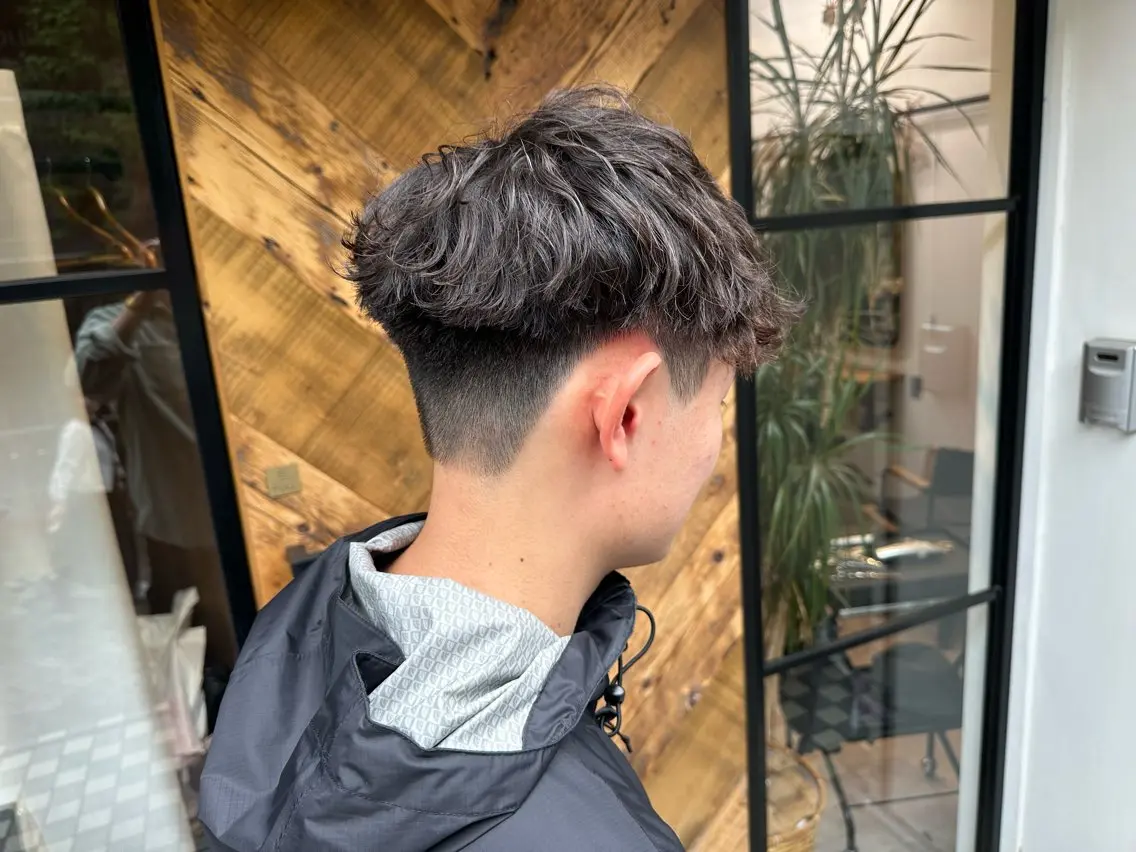 パーマ メンズ フェードカット メンズパーマ ニュアンスパーマ カット パーマ 【gemini店長】 メンズ特化中野稜平のヘアスタイル